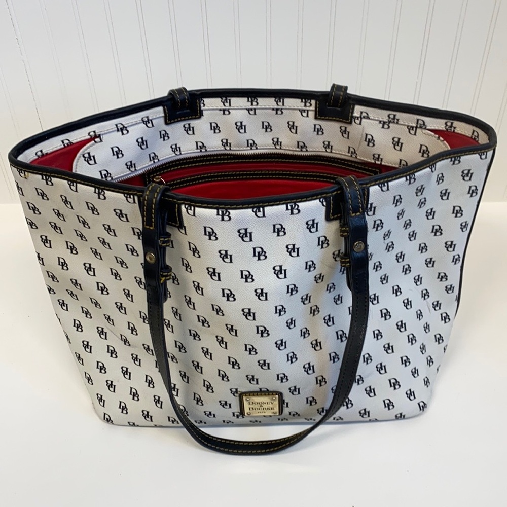 Dooney & Bourke Shoulder Purse
